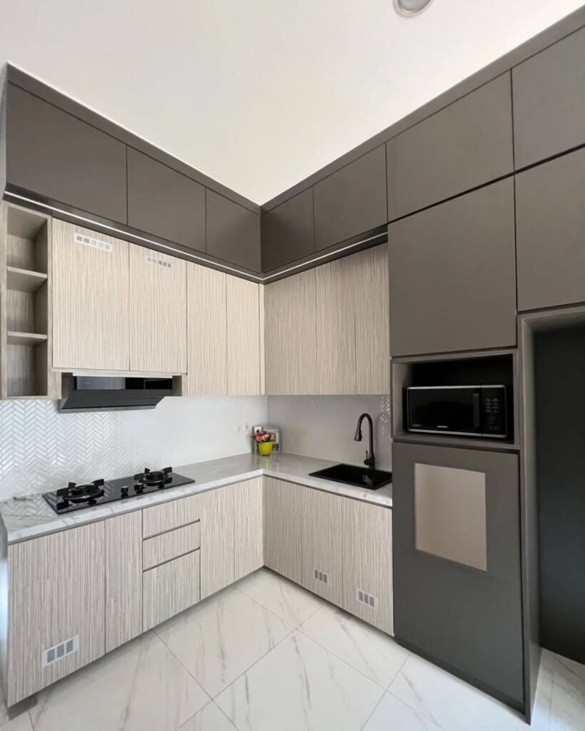 21 Panduan Memilih Kitchen Set Aluminium vs Kayu